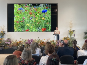 Nature Minister hosts the Bees Needs Awards